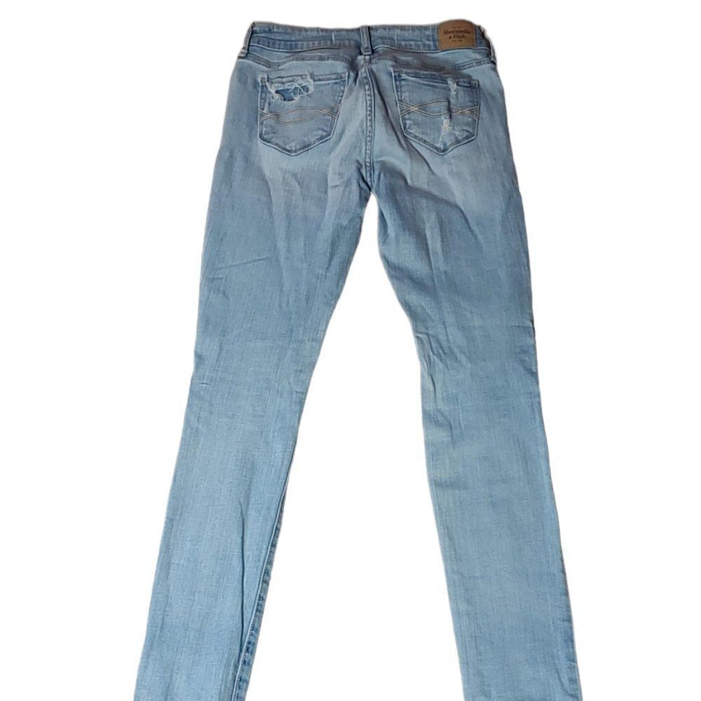 Abercrombie and Fitch Light Wash Distressed Super Skinny Jeans Size 0 - Picture 4 of 7